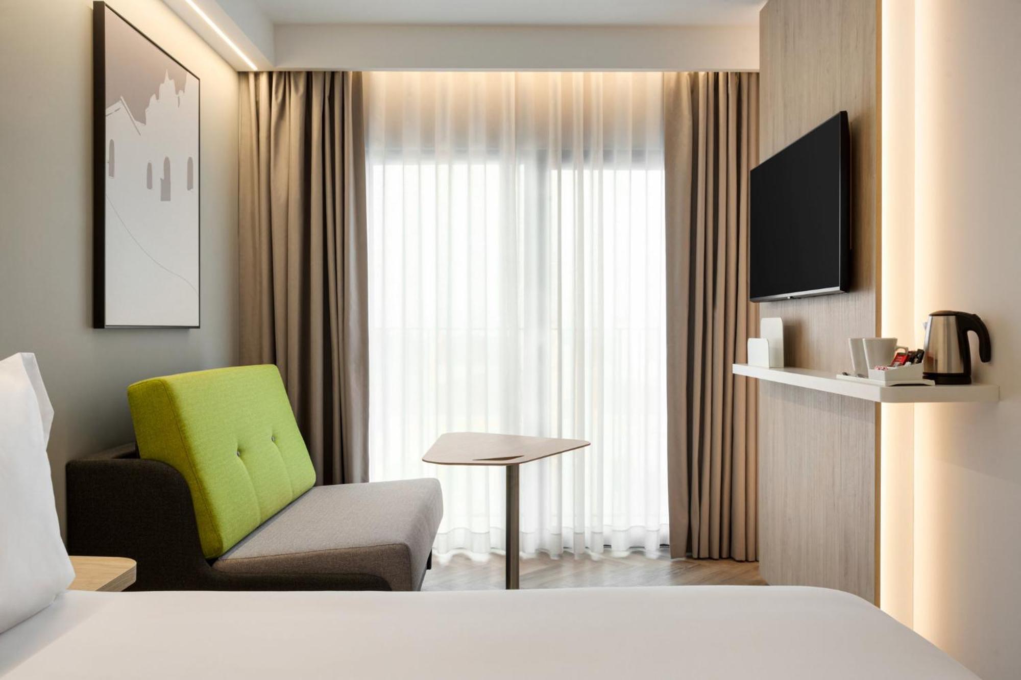 Holiday Inn Express Evora By Ihg Exterior photo